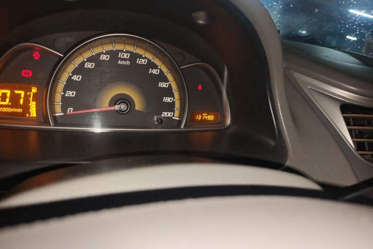 Used Chevrolet Sail 2013 Sedan 1.4L Manual Happiness Edition II Odometer Close Up