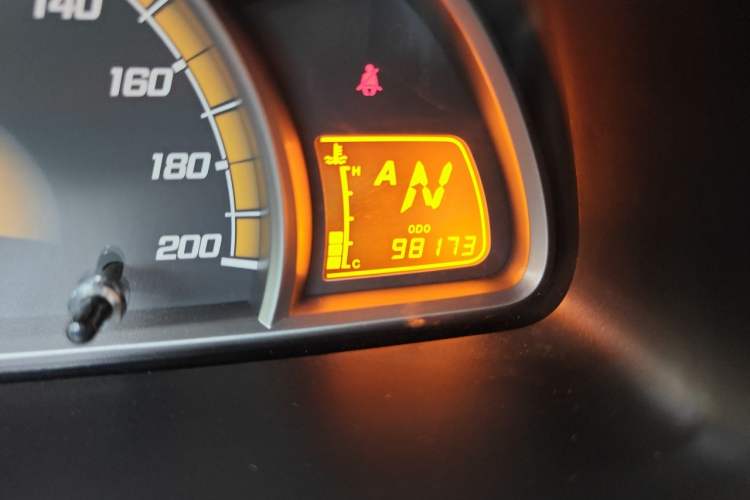 Used Chevrolet Sail 2013 Sedan 1.4L AMT Enjoy Edition Odometer Close Up