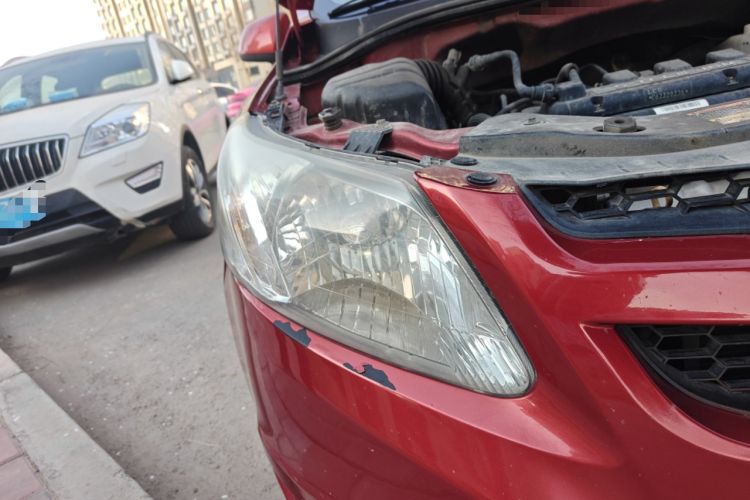 Used Chevrolet Sail 2013 Sedan 1.4L Manual Elegance Edition Right Front Headlight