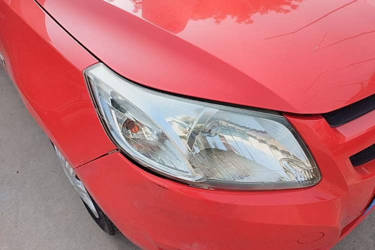 Used Chevrolet Sail 2013 Sedan 1.4L Manual Elegance Edition Right Front Headlight