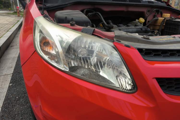 Used Chevrolet Sail 2013 Sedan 1.4L Manual Ideal Edition Right Front Headlight