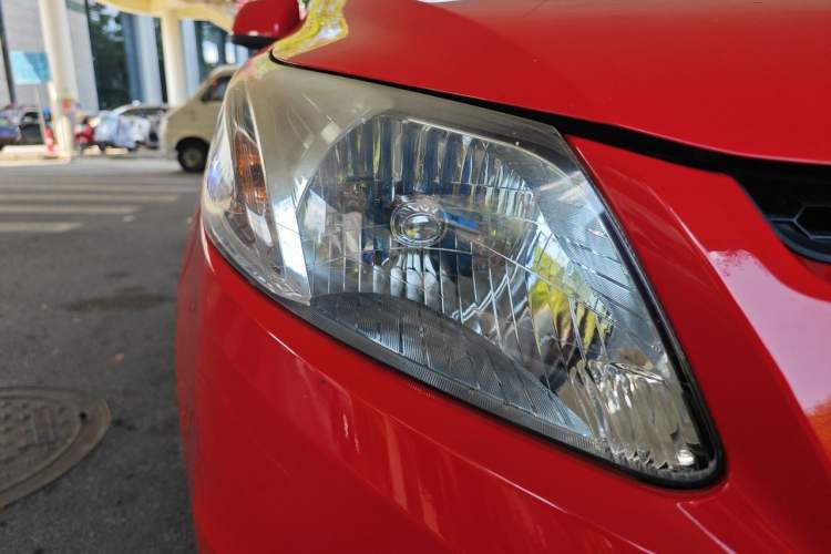 Used Chevrolet Sail 2013 Sedan 1.4L AMT Enjoy Edition Right Front Headlight