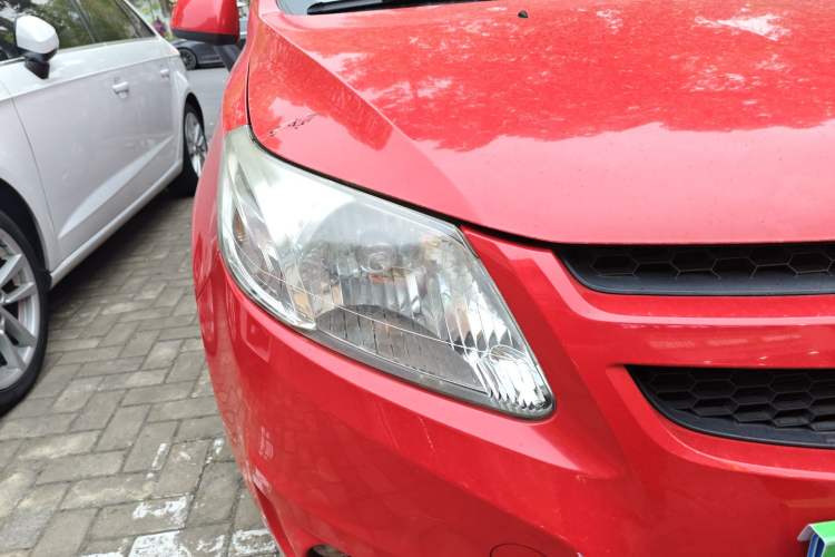 Used Chevrolet Sail 2013 Sedan 1.4L Manual Elegance Edition Right Front Headlight