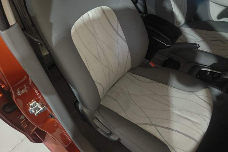 Used Chevrolet Sail 2013 Hatchback 1.4L AMT U-Style Edition Right Front Seat