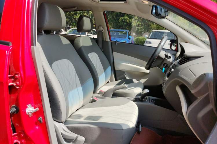 Used Chevrolet Sail 2013 Sedan 1.4L AMT Enjoy Edition Right Front Seat