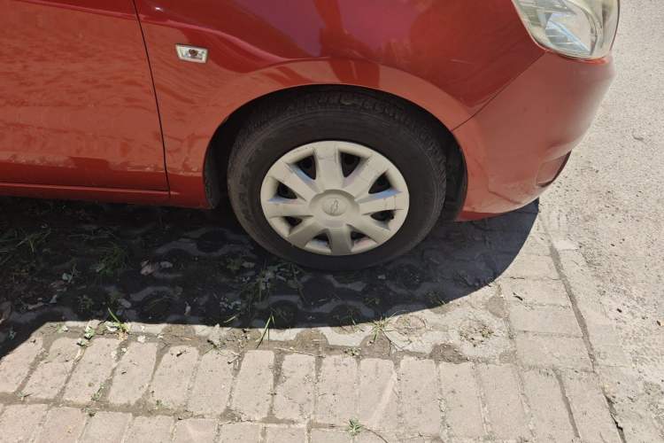 Used Chevrolet Sail 2013 Sedan 1.4L Manual - Youyi Happiness Edition Right Front Wheel Hub