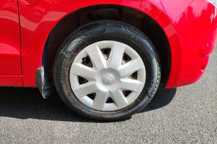 Used Chevrolet Sail 2013 Sedan 1.4L AMT Enjoy Edition Right Front Wheel Hub