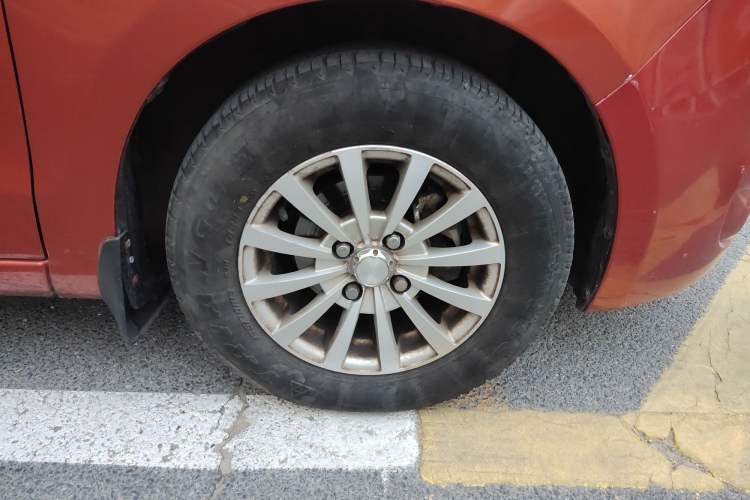 Used Chevrolet Sail 2013 Sedan 1.2L Manual Fashion Edition Right Front Wheel Hub