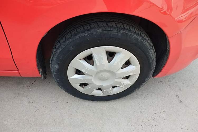 Used Chevrolet Sail 2013 Sedan 1.4L Manual Elegance Edition Right Front Wheel Hub