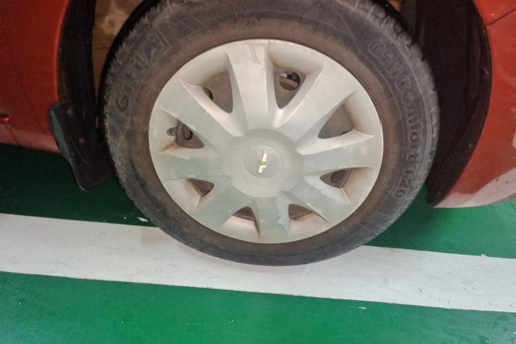 Used Chevrolet Sail 2013 Sedan 1.4L Manual Happiness Edition II Right Front Wheel Hub