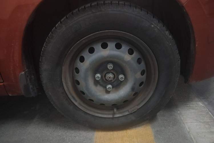 Used Chevrolet Sail 2013 Sedan 1.4L Manual - Youyi Happiness Edition Right Front Wheel Hub