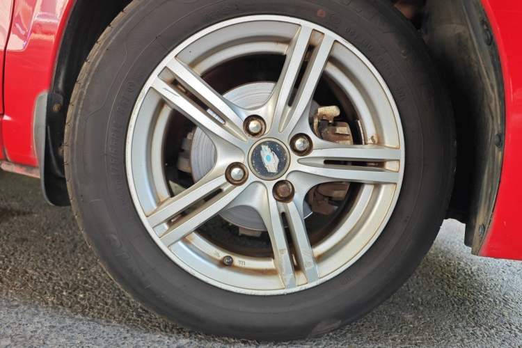 Used Chevrolet Sail 2013 Sedan 1.4L AMT Enjoy Edition Right Front Wheel Hub