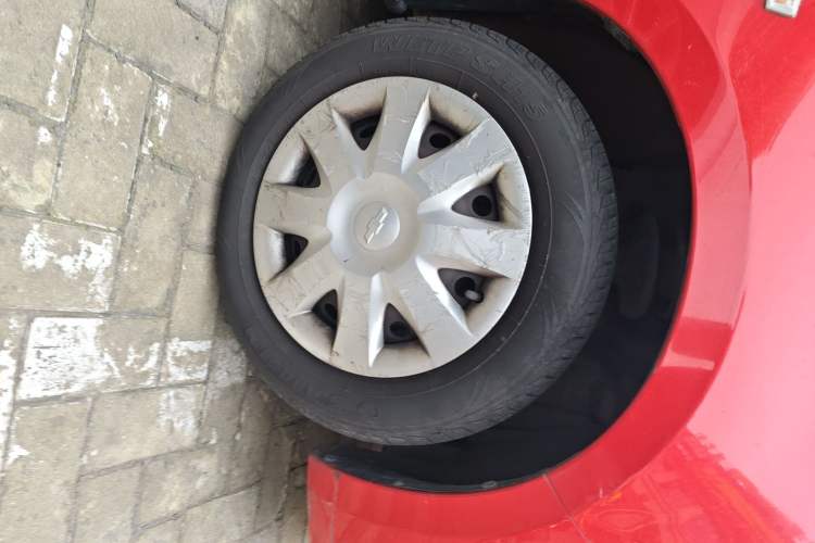 Used Chevrolet Sail 2013 Sedan 1.4L Manual Elegance Edition Right Front Wheel Hub