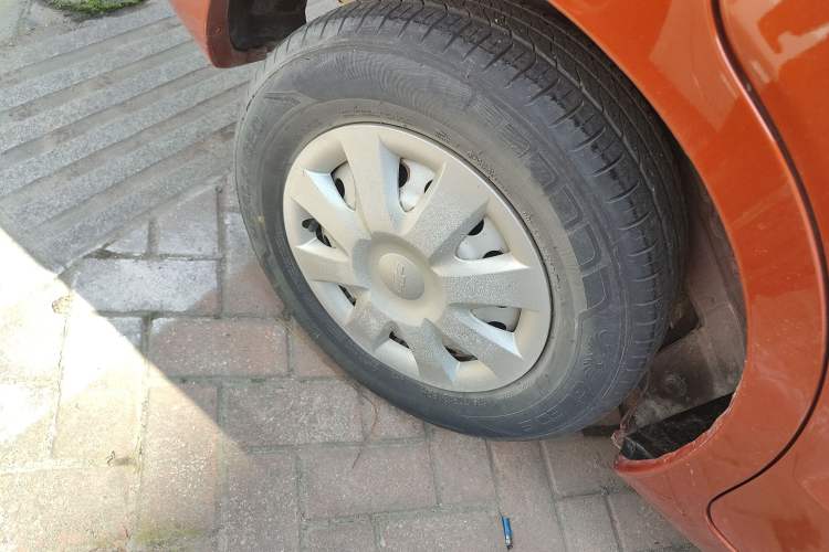 Used Chevrolet Sail 2013 Sedan 1.2L Manual Fashionable Happiness Edition Right Rear Wheel Hub
