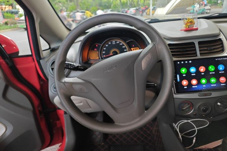 Used Chevrolet Sail 2013 Sedan 1.4L AMT Enjoy Edition Steering Wheel