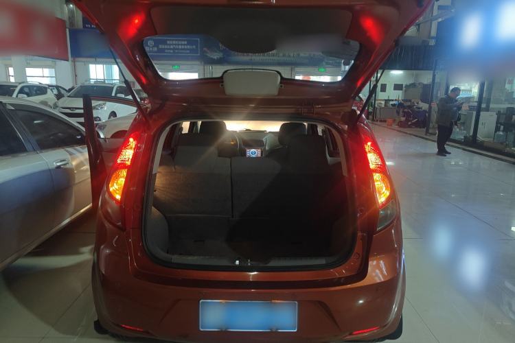 Used Chevrolet Sail 2013 Hatchback 1.4L AMT U-Style Edition Trunk