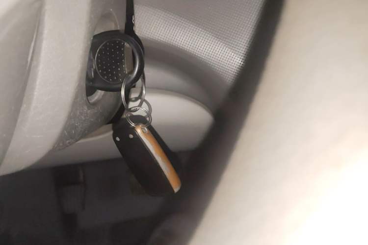 Used Chevrolet Sail 2013 Sedan 1.4L Manual - Youyi Happiness Edition Vehicle Key