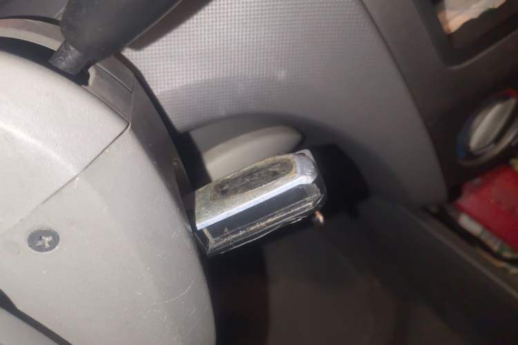 Used Chevrolet Sail 2013 Sedan 1.2L Manual Warm Edition Vehicle Key