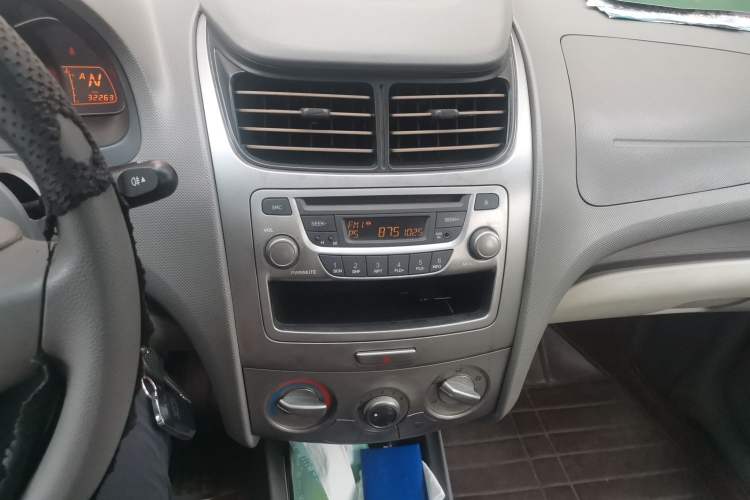 Used Chevrolet Sail 2013 Sedan 1.4L AMT Enjoy Edition Audio And AC Panel