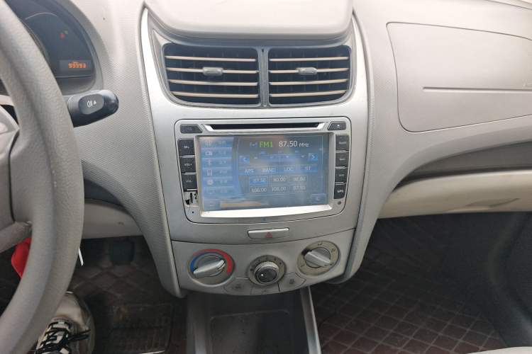 Used Chevrolet Sail 2013 Sedan 1.2L Manual Warm Edition Audio And AC Panel