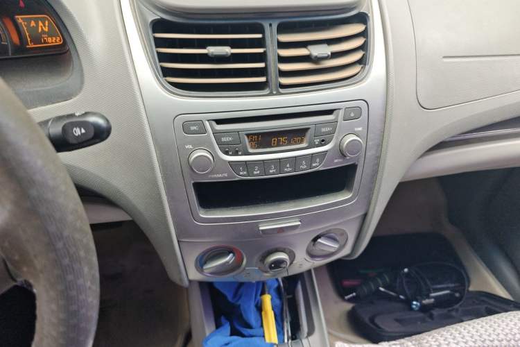 Used Chevrolet Sail 2013 Sedan 1.4L AMT Enjoy Edition Audio And AC Panel