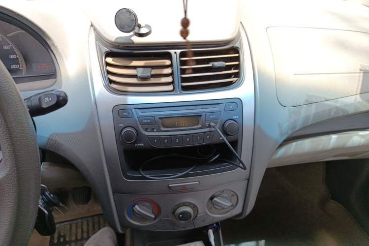 Used Chevrolet Sail 2013 Sedan 1.2L Manual Warm Edition Audio And AC Panel