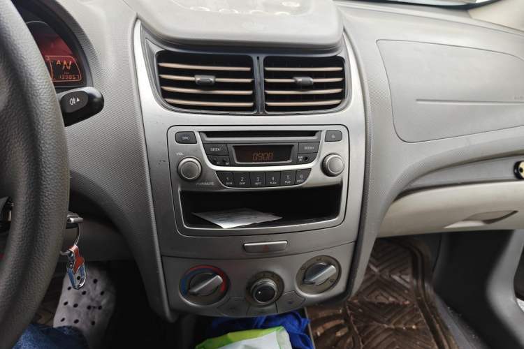 Used Chevrolet Sail 2013 Sedan 1.4L AMT Enjoy Edition Audio And AC Panel