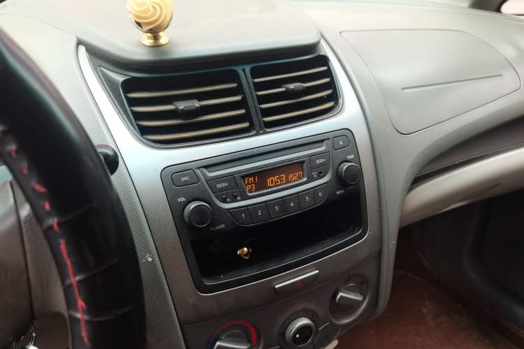 Used Chevrolet Sail 2013 Sedan 1.2L Manual Fashion Edition Audio And AC Panel