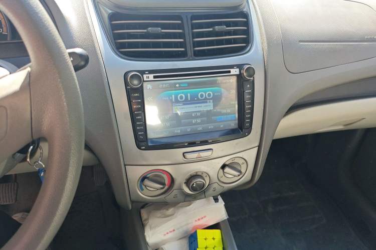 Used Chevrolet Sail 2013 Sedan 1.2L Manual Fashionable Happiness Edition Audio And AC Panel
