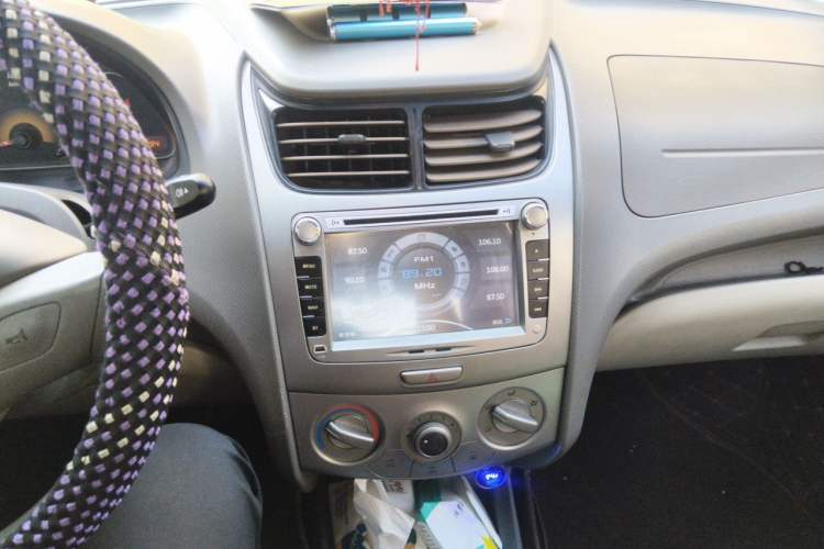 Used Chevrolet Sail 2013 Sedan 1.2L Manual Fashionable Happiness Edition Audio And AC Panel