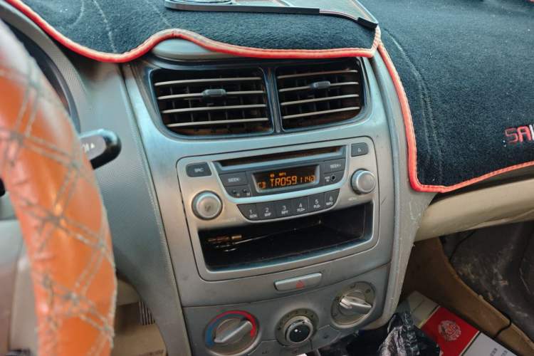 Used Chevrolet Sail 2013 Sedan 1.4L Manual - Youyi Happiness Edition Audio And AC Panel