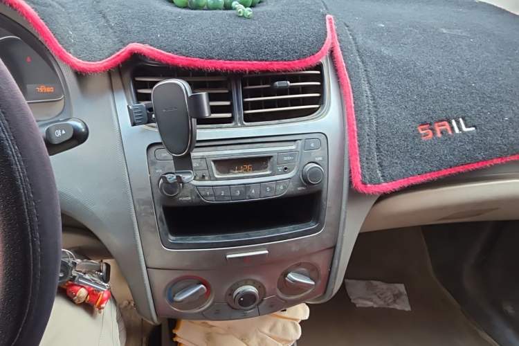 Used Chevrolet Sail 2013 Sedan 1.2L Manual Warm Edition Audio And AC Panel