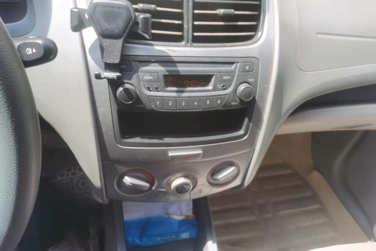 Used Chevrolet Sail 2013 Sedan 1.2L Manual Fashion Edition Audio And AC Panel