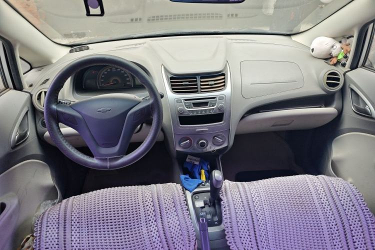 Used Chevrolet Sail 2013 Sedan 1.4L AMT Enjoy Edition Center Console