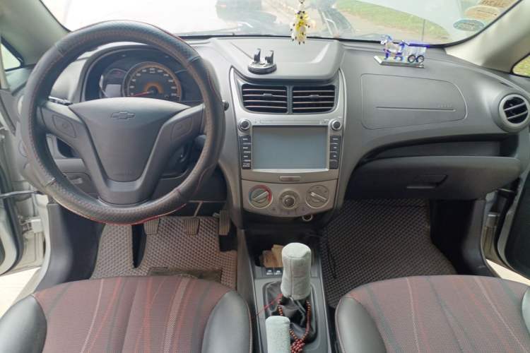 Used Chevrolet Sail 2013 Sedan 1.4L Manual - Youyi Happiness Edition Center Console