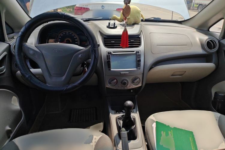 Used Chevrolet Sail 2013 Sedan 1.4L Manual Ideal Edition Center Console