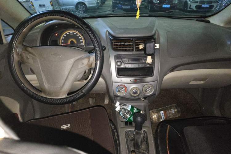 Used Chevrolet Sail 2013 Sedan 1.2L Manual Ideal Edition Center Console