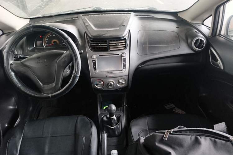 Used Chevrolet Sail 2013 Sedan 1.2L Manual Fashionable Happiness Edition Center Console