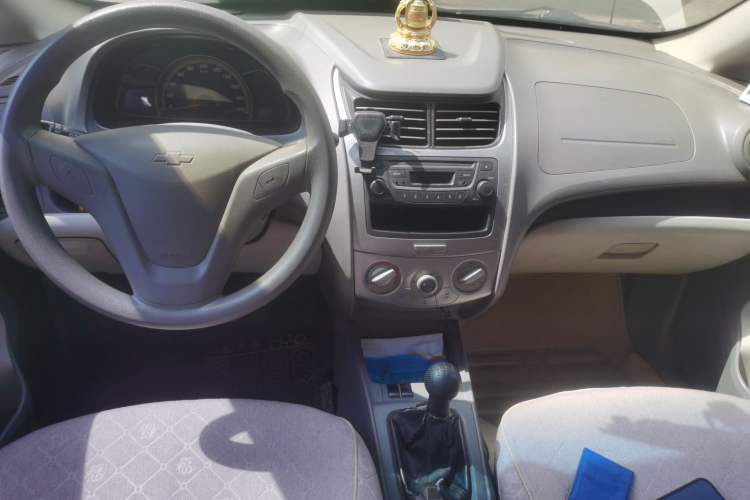 Used Chevrolet Sail 2013 Sedan 1.2L Manual Fashion Edition Center Console