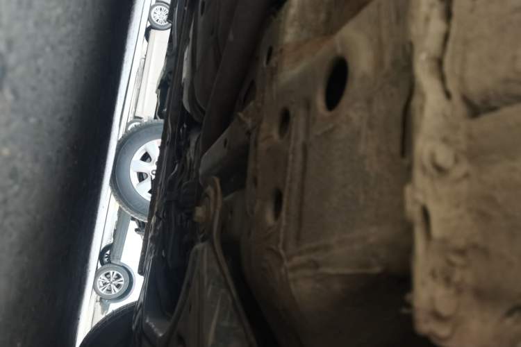 Used Chevrolet Sail 2013 Sedan 1.2L Manual Fashion Edition Chassis Front Right