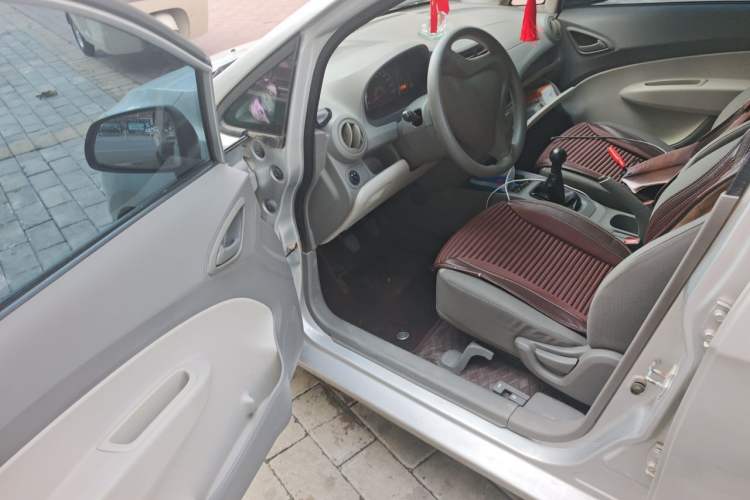 Used Chevrolet Sail 2013 Sedan 1.2L Manual Fashionable Happiness Edition Driver Seat