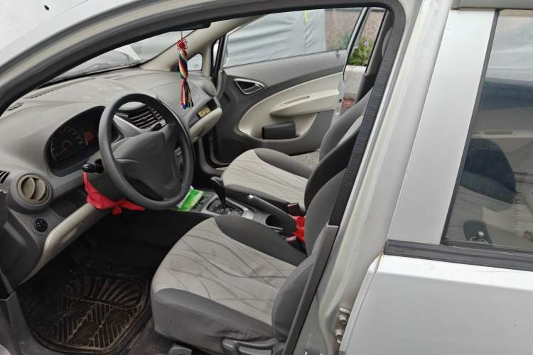 Used Chevrolet Sail 2013 Sedan 1.4L AMT Enjoy Edition Driver Seat