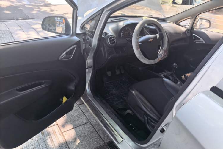 Used Chevrolet Sail 2013 Sedan 1.2L Manual Fashionable Happiness Edition Driver Seat