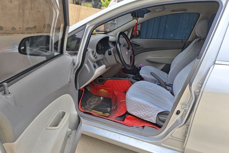 Used Chevrolet Sail 2013 Sedan 1.2L Manual Fashion Edition Driver Seat