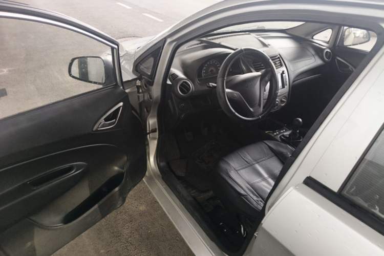 Used Chevrolet Sail 2013 Sedan 1.2L Manual Fashionable Happiness Edition Driver Seat
