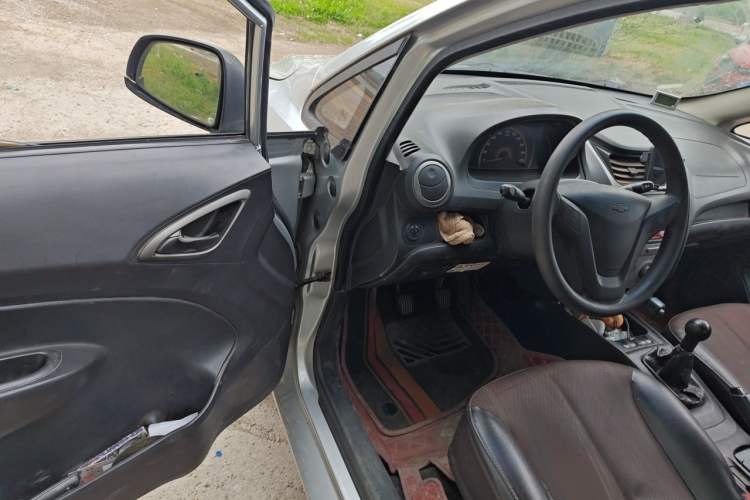 Used Chevrolet Sail 2013 Sedan 1.2L Manual Fashionable Happiness Edition Driver Seat