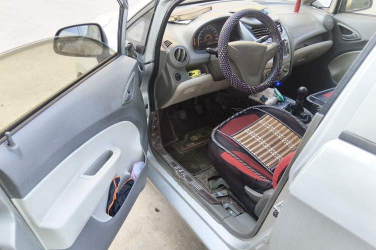 Used Chevrolet Sail 2013 Sedan 1.2L Manual Fashionable Happiness Edition Driver Seat