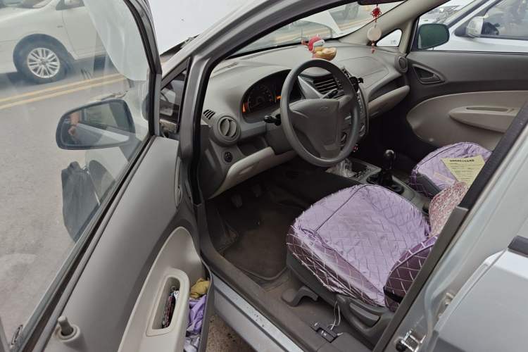 Used Chevrolet Sail 2013 Sedan 1.2L Manual Ideal Edition Driver Seat