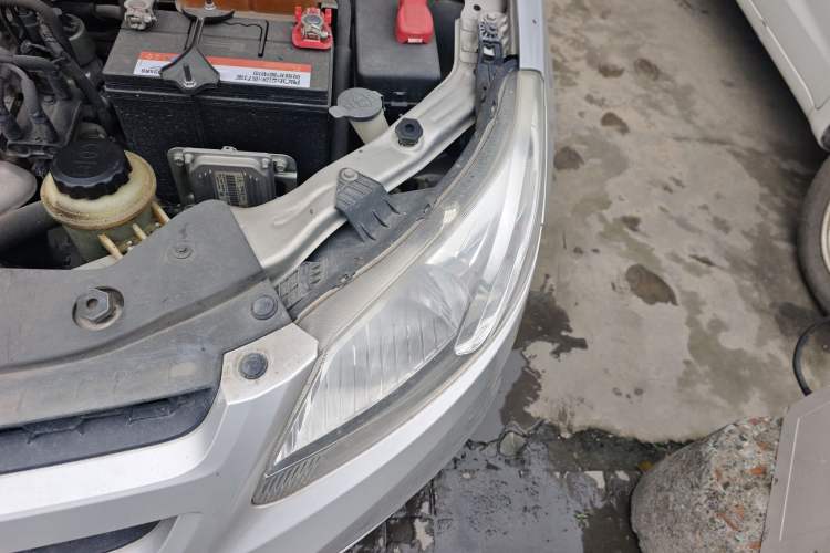 Used Chevrolet Sail 2013 Sedan 1.2L Manual Warm Edition Engine Bay Left