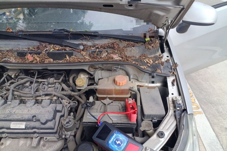 Used Chevrolet Sail 2013 Sedan 1.4L Manual - Youyi Happiness Edition Engine Bay Left
